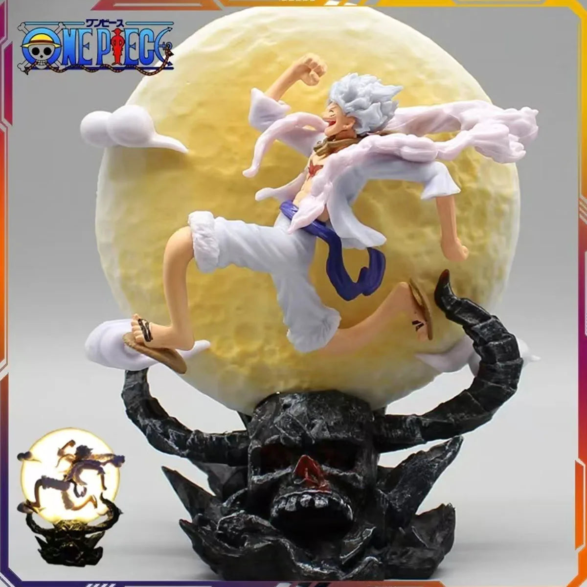 Figurine Luffy Gear 5 One Piece en PVC de 14 cm avec lune sculptée, nuages et socle démoniaque.